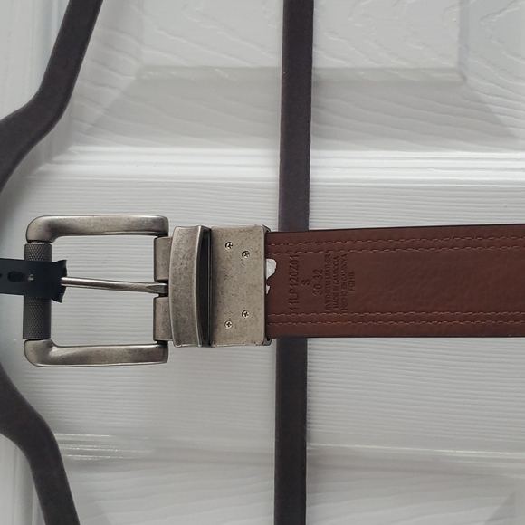 NEW Levi's Reversible Belt size Small 30-32 - Picture 3 of 3